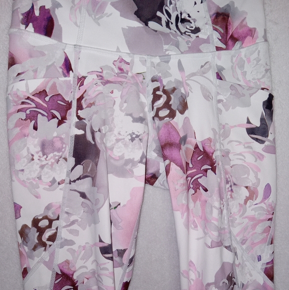 Athleta Salutation Tight Peony 7/8 Leggings Stash Pockets Womens Size XXS - Picture 6 of 11